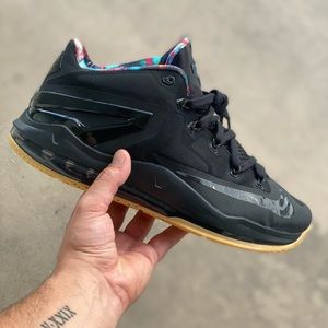 Nike Max LeBron 11 Low 'Gum' Mens Sneakers